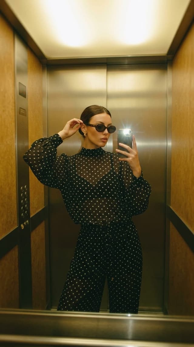 selfie de elevador · a coleção no dia a dia