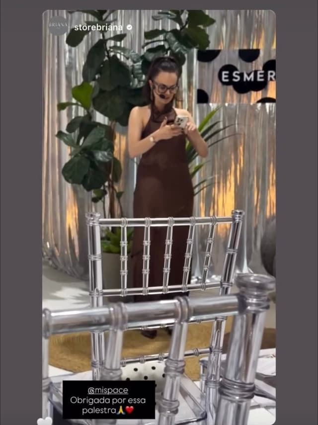 Story de @storebriana: obrigada por essa palestra