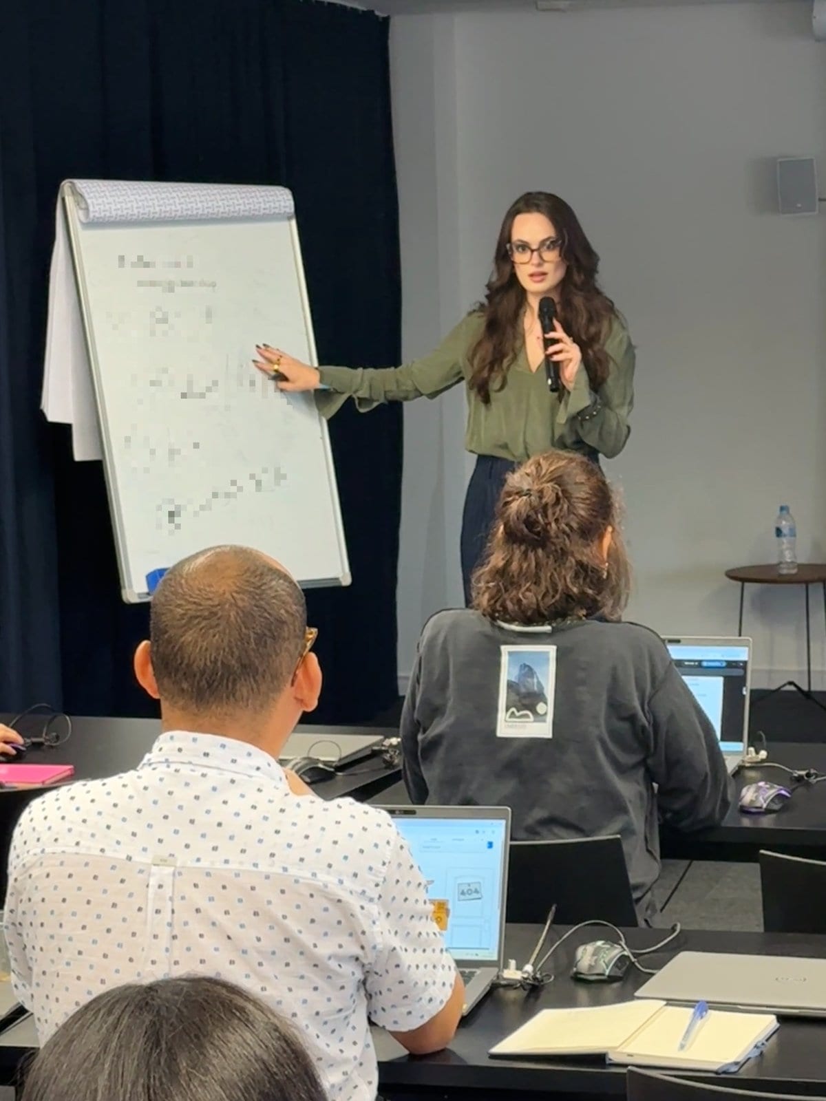 o método no flipchart · workshop de estamparia com IA no SENAC Cápsula RJ