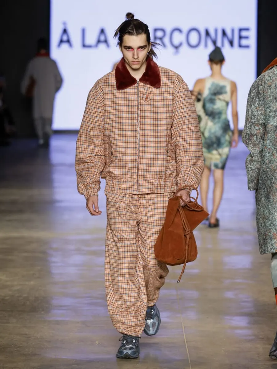 Look 8: jaqueta, calça