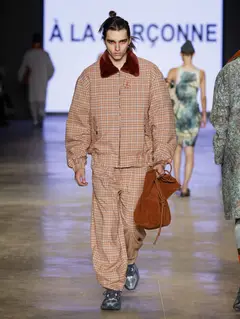 Look 8: jaqueta, calça