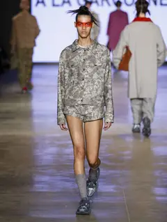 Look 11: jaqueta, shorts