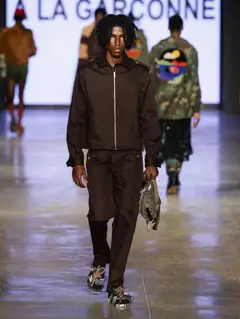 Look 30: jaqueta, calça