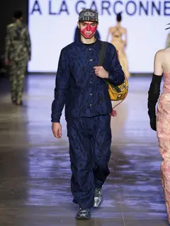 Look 38: camisa, calça