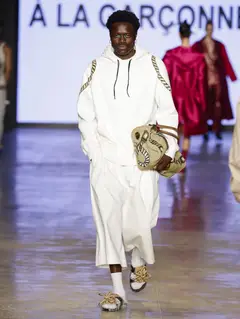 Look 59: moletom, calça