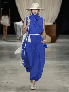 Look 6: blusa, calça
