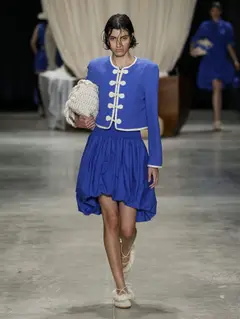 Look 8: jaqueta, saia