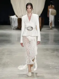 Look 38: blazer, saia
