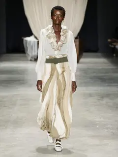 Look 42: blusa, saia
