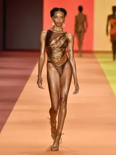 Look 7: maiô