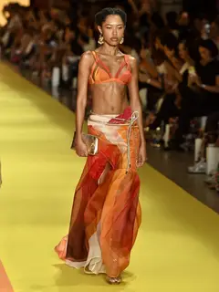 Look 11: top, saia longa