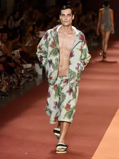 Look 27: jaqueta, bermuda