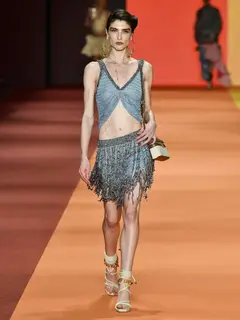 Look 28: top, minissaia
