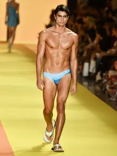 Look 41: sunga