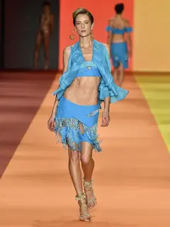 Look 46: top, saia, camisa
