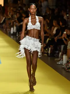Look 47: top, saia