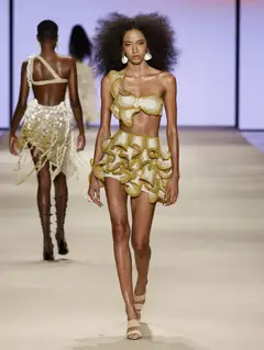 Look 4: top, minissaia