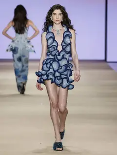 Look 13: minivestido