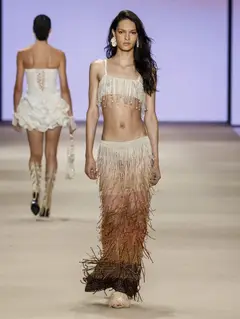 Look 20: top, saia