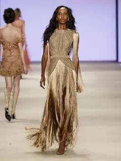 Look 26: vestido longo