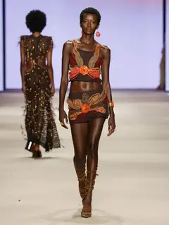Look 29: top, minissaia