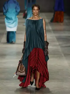 Look 27: blusa, saia