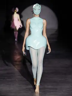 Look 20: corset, peplum, legging