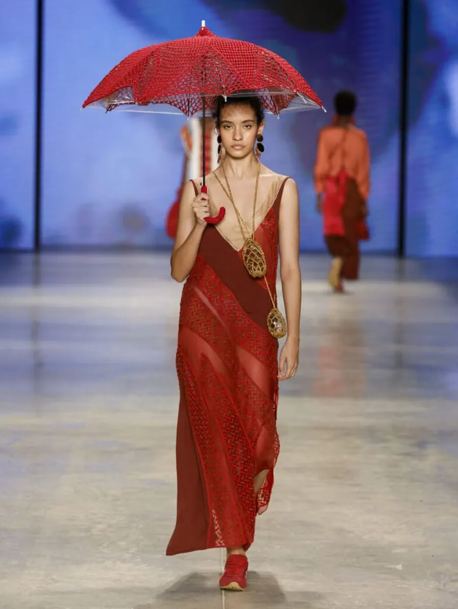 Look 28: vestido longo de alças