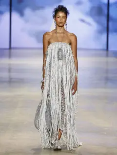 Look 1: vestido