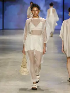 Look 14: blusa, calça, top