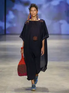 Look 21: vestido tunica, macacao?