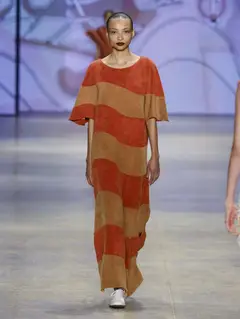 Look 15: vestido longo