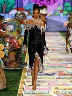 Look 35: vestido, luvas