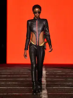 Look 4: body, calça