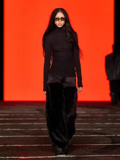 Look 41: blusa, calça, polainas