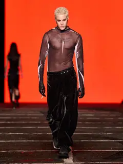 Look 46: blusa, calça