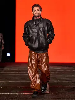 Look 70: jaqueta, calça