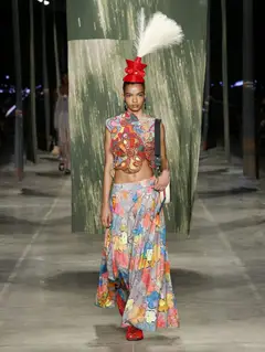 Look 14: top, saia