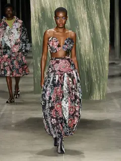 Look 26: top, saia