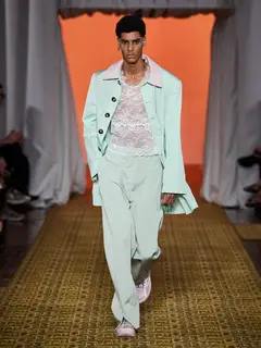 Look 8: casaco, calça, regata