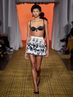 Look 28: saia, top