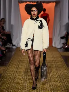 Look 36: casaco, shorts