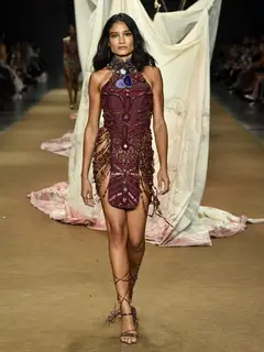 Look 11: vestido curto