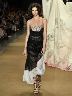 Look 16: vestido midi