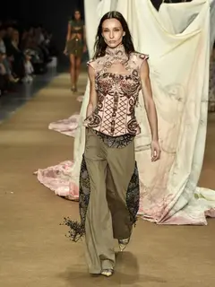 Look 36: corset, calça
