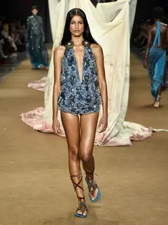 Look 45: macacão curto halter