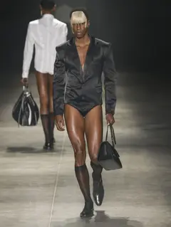 Look 19: blazer-body