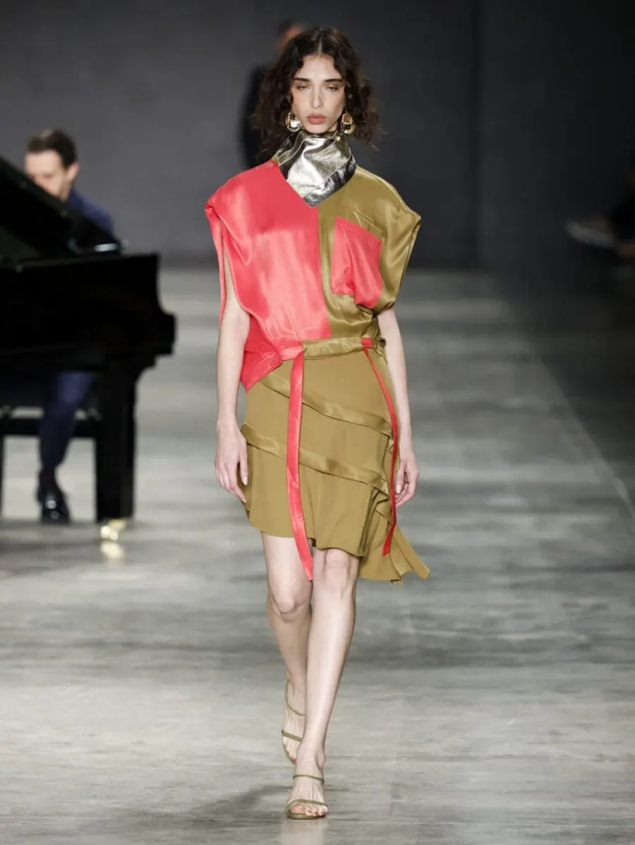 Look 22: blusa, saia