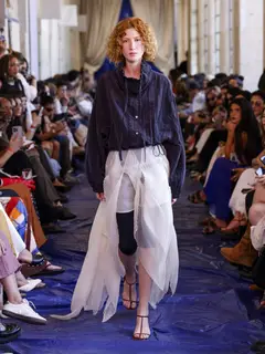Look 5: jaqueta, saia, legging