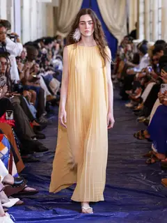 Look 6: vestido